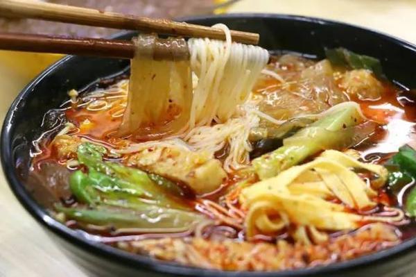 麻辣燙餐館該如何選擇環(huán)保地坪漆施工？