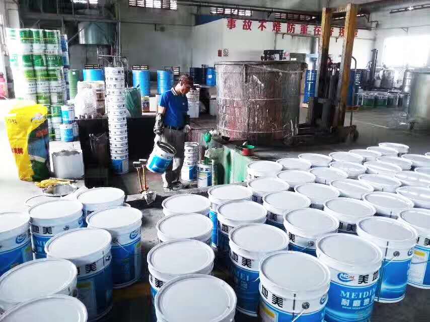 潮濕天里重慶地板漆廠家如何施工？